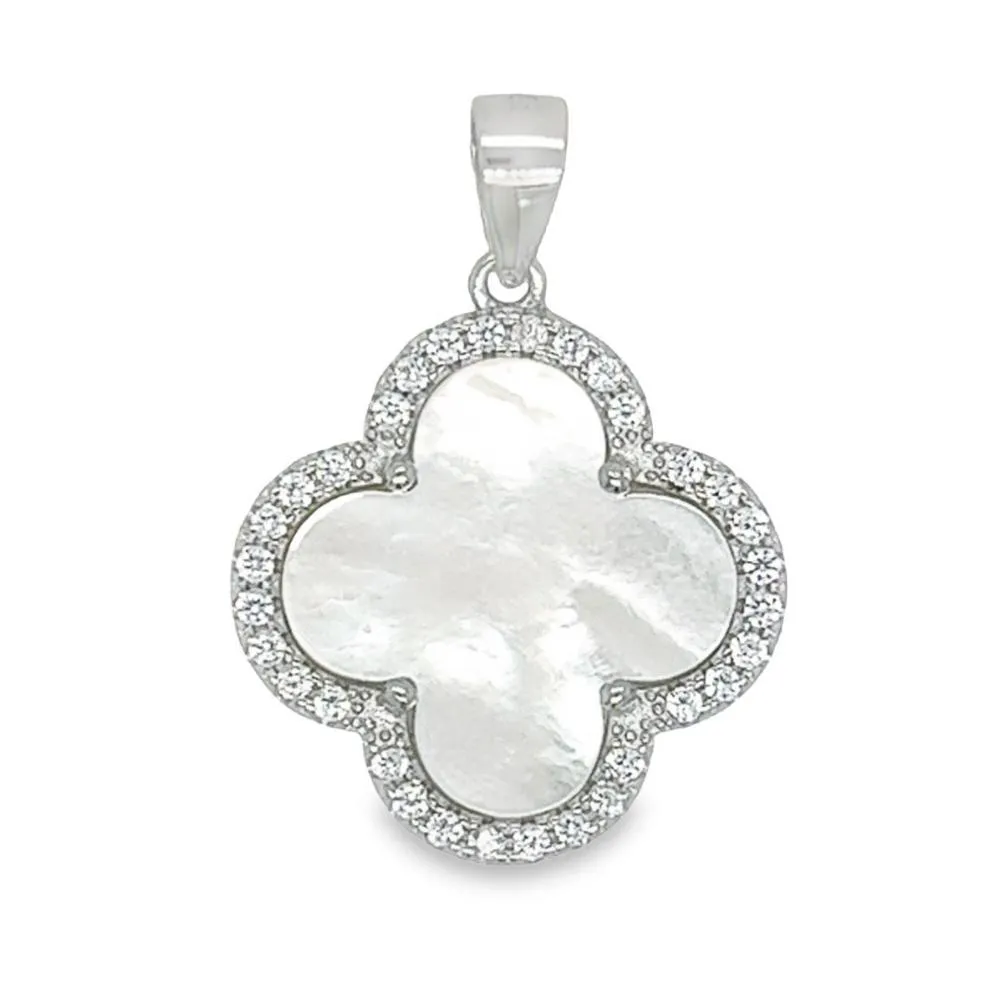 D1541 White Flower Pendant