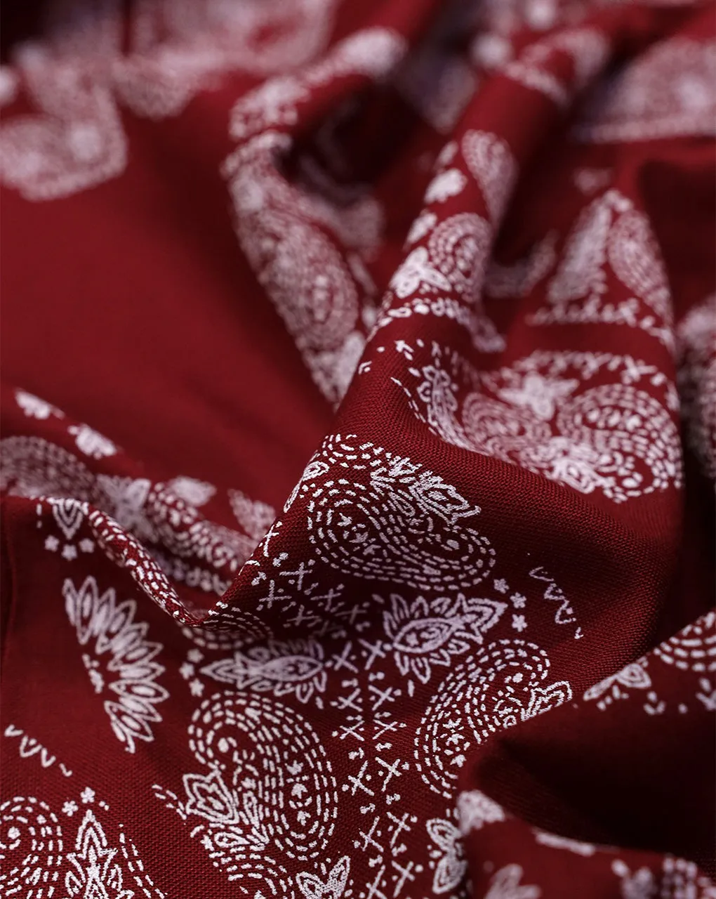 MAROON PAISLEY DESIGN PRINTED RAYON FABRIC